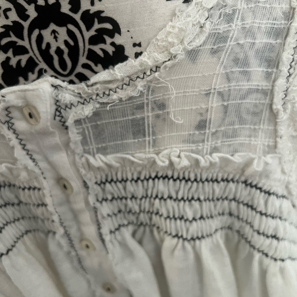 Free People Cream Smocked Boho Blouse XS Embroidered Swing Top Sleeveless - Picture 7 of 12